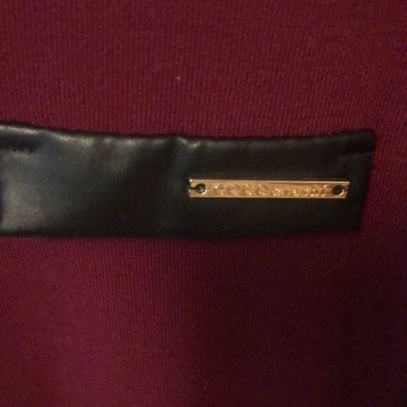 🔥3-$10🔥 Burgundy  long sleeve top - Picture 3 of 8